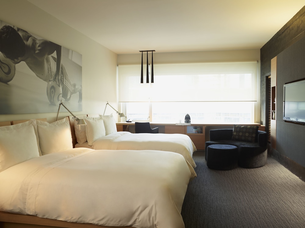 Le Germain Maple Leaf Square Toronto Hotel 7/36