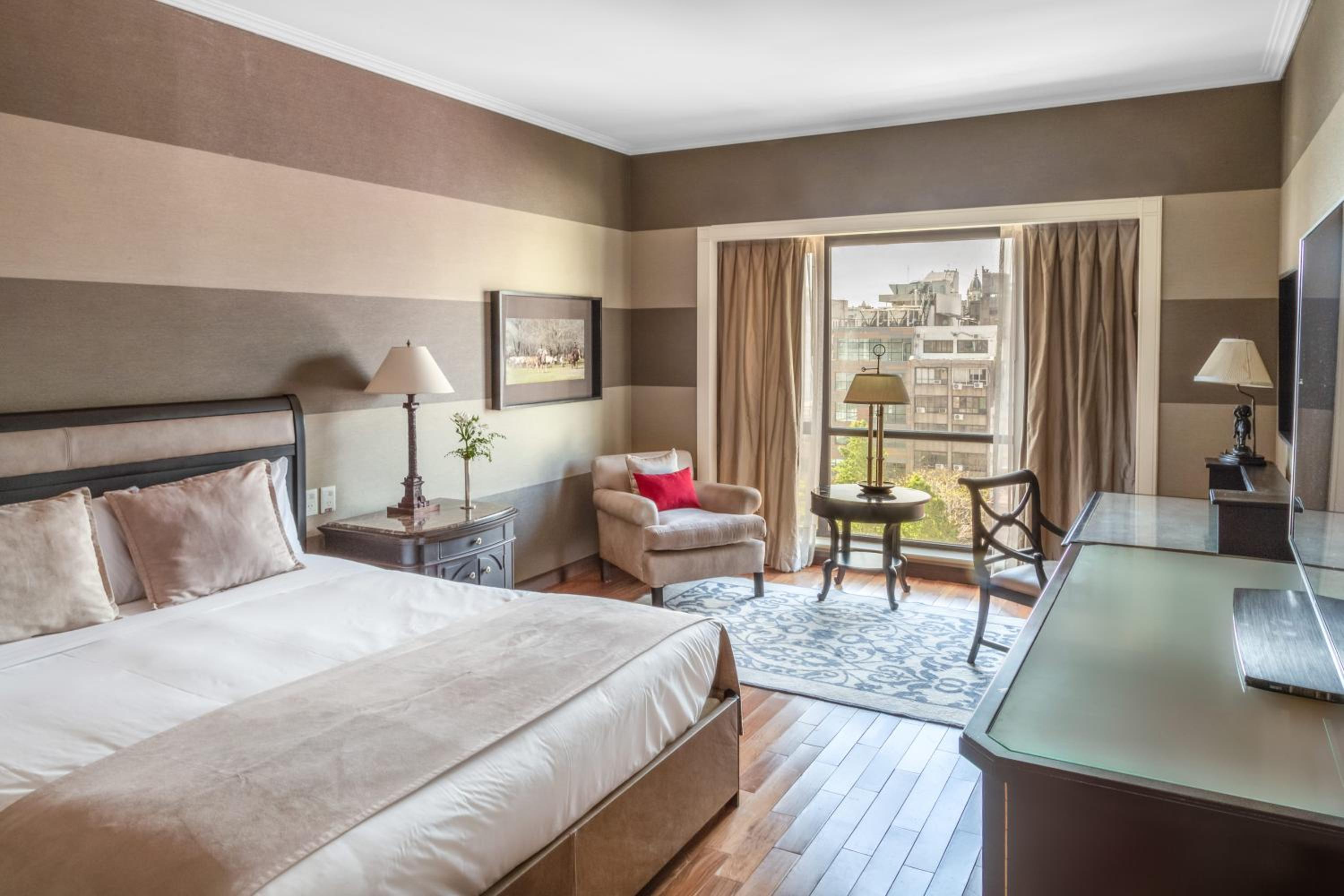 Executive, King Bed, Club Floor