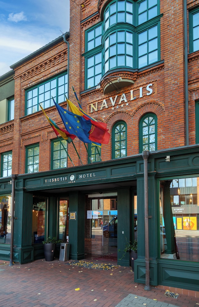 Navalis 42/48