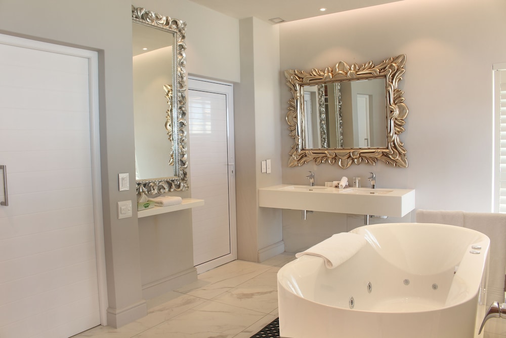 Hermanus Boutique Guest House 61/65