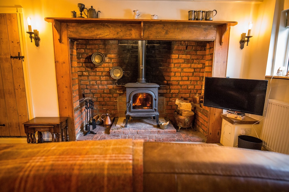 The Fleece Inn 5/50