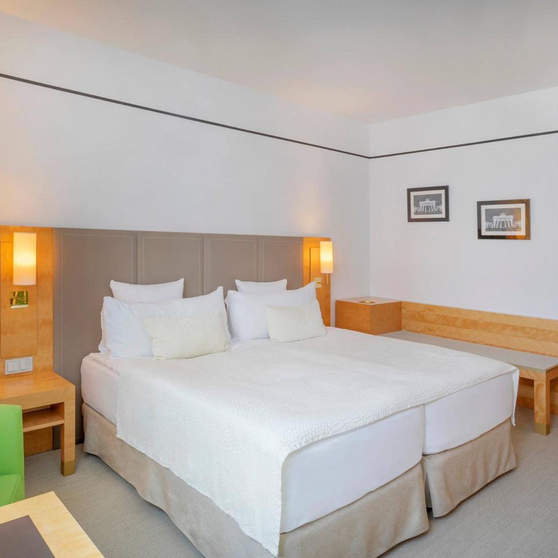 Deluxe, Double Bed, City View