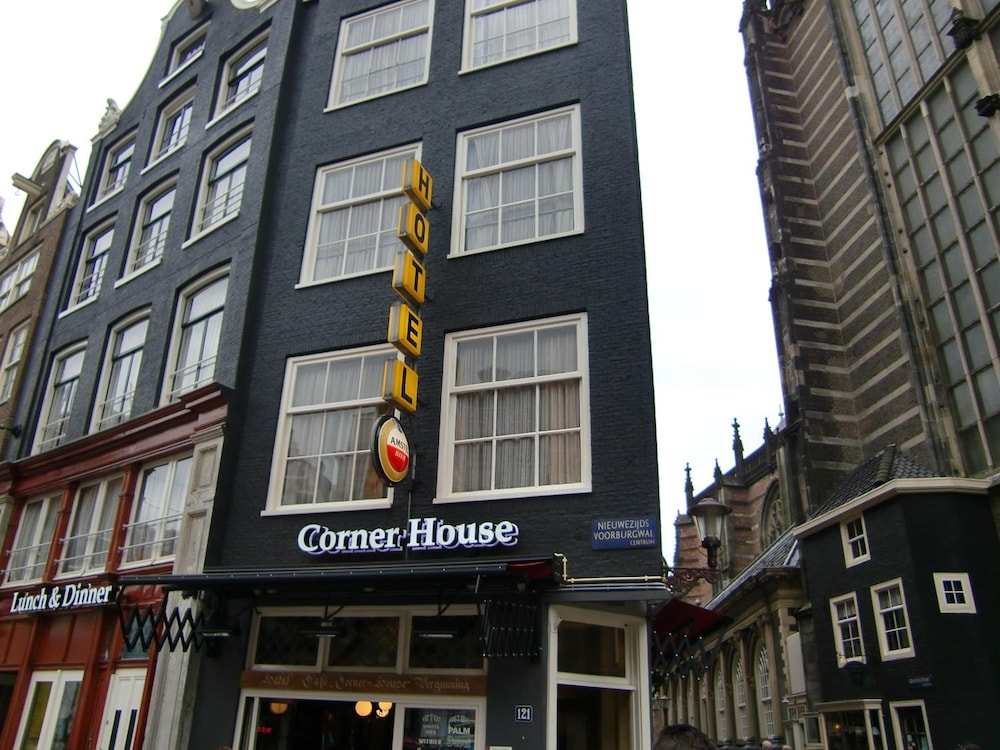 Hotel Corner House 51/55