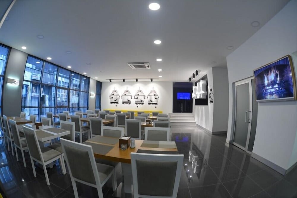 Sahin Hotel 2 30/36