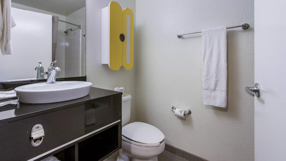 Studio 6 Extended Stay - Coral Springs, FL - Fort Lauderdale 51/60