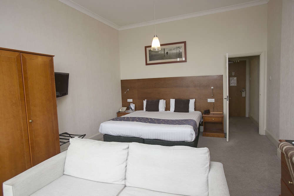 Marsham Court Hotel 35/78