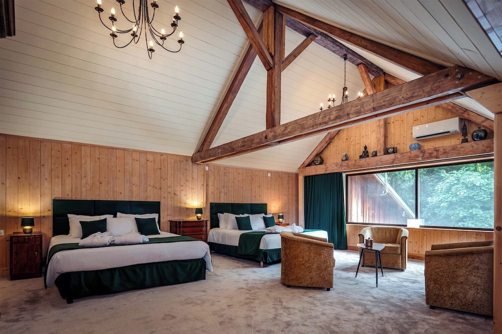 جناح بسرير كوين وسريرين فرديين، Chateau de Candie 10/10