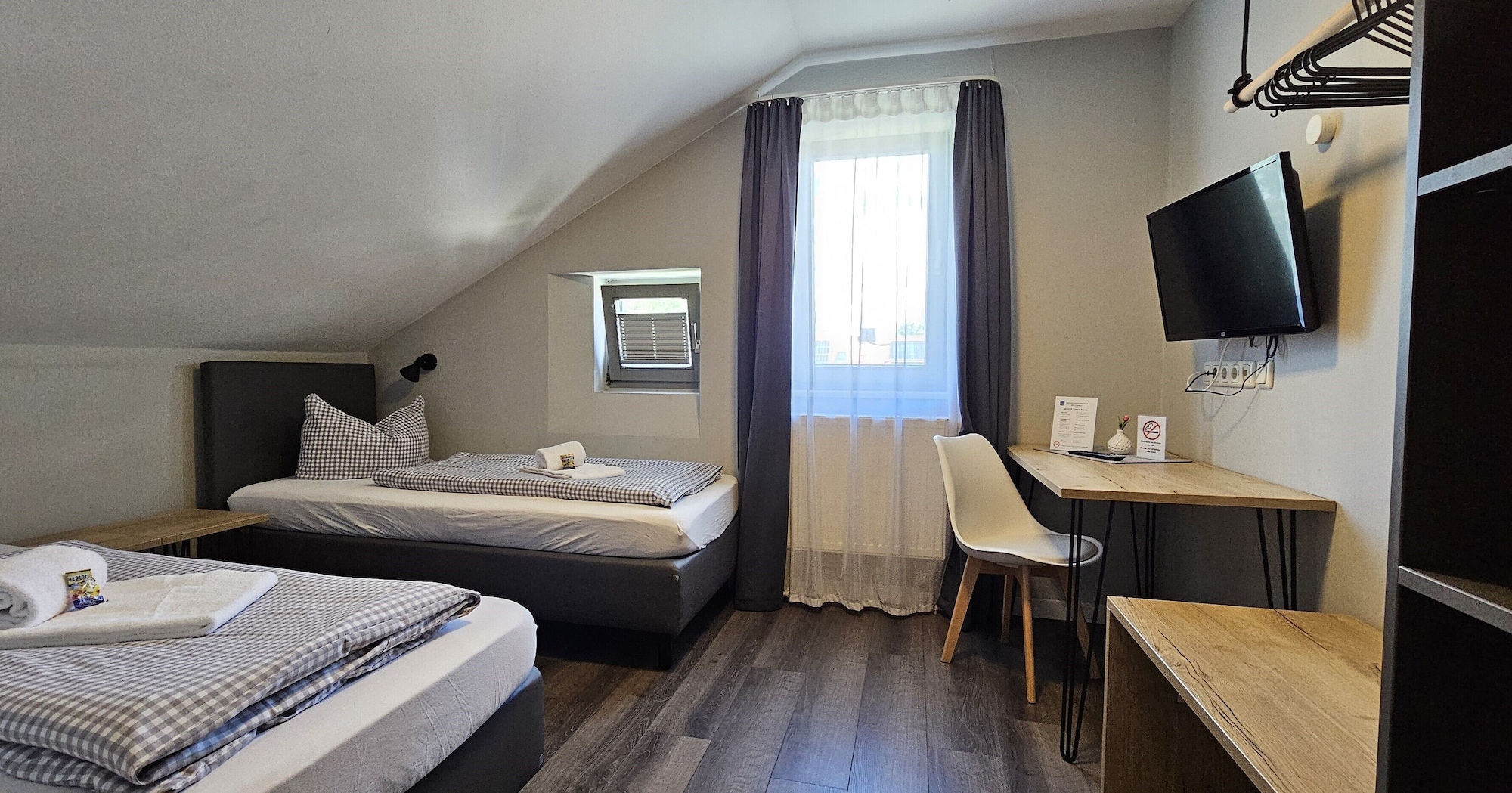 BASIC, DOUBLE BED