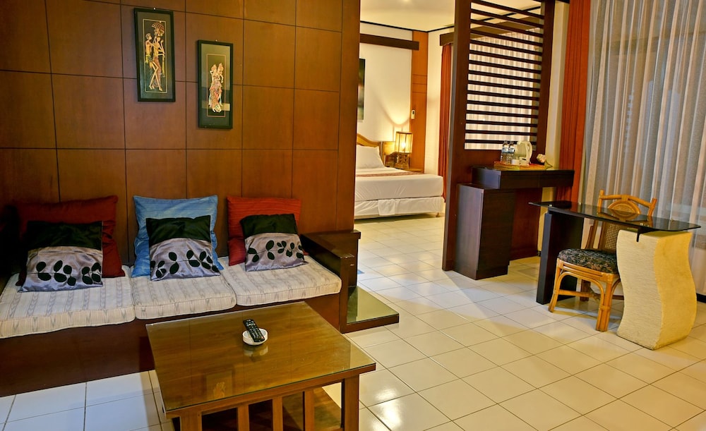 Puri Naga Beachfront Cottages 48/65