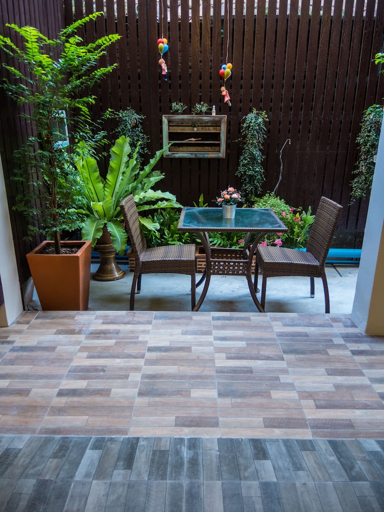 Chitra Suite 42/46