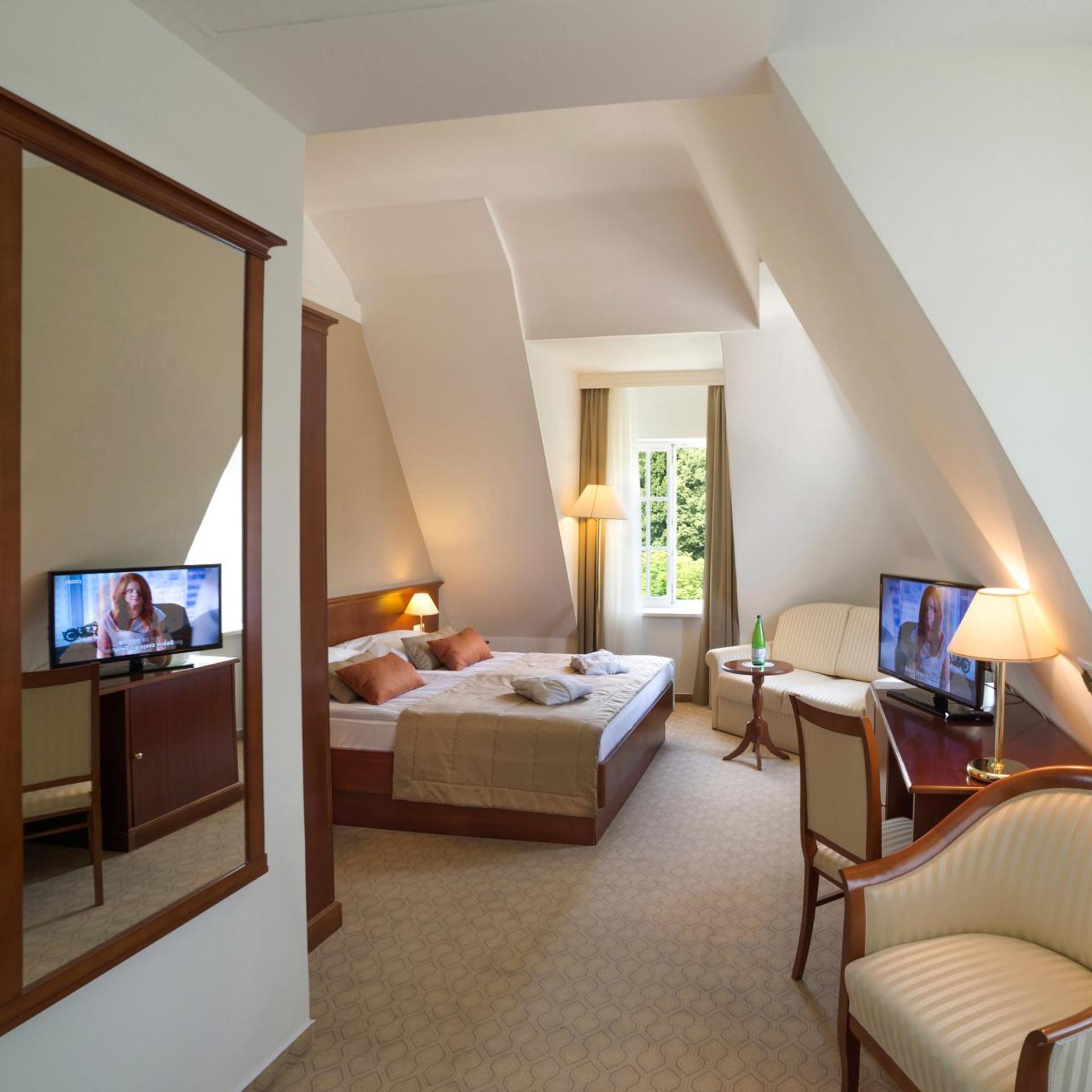 Premium, Double Bed, Garden View