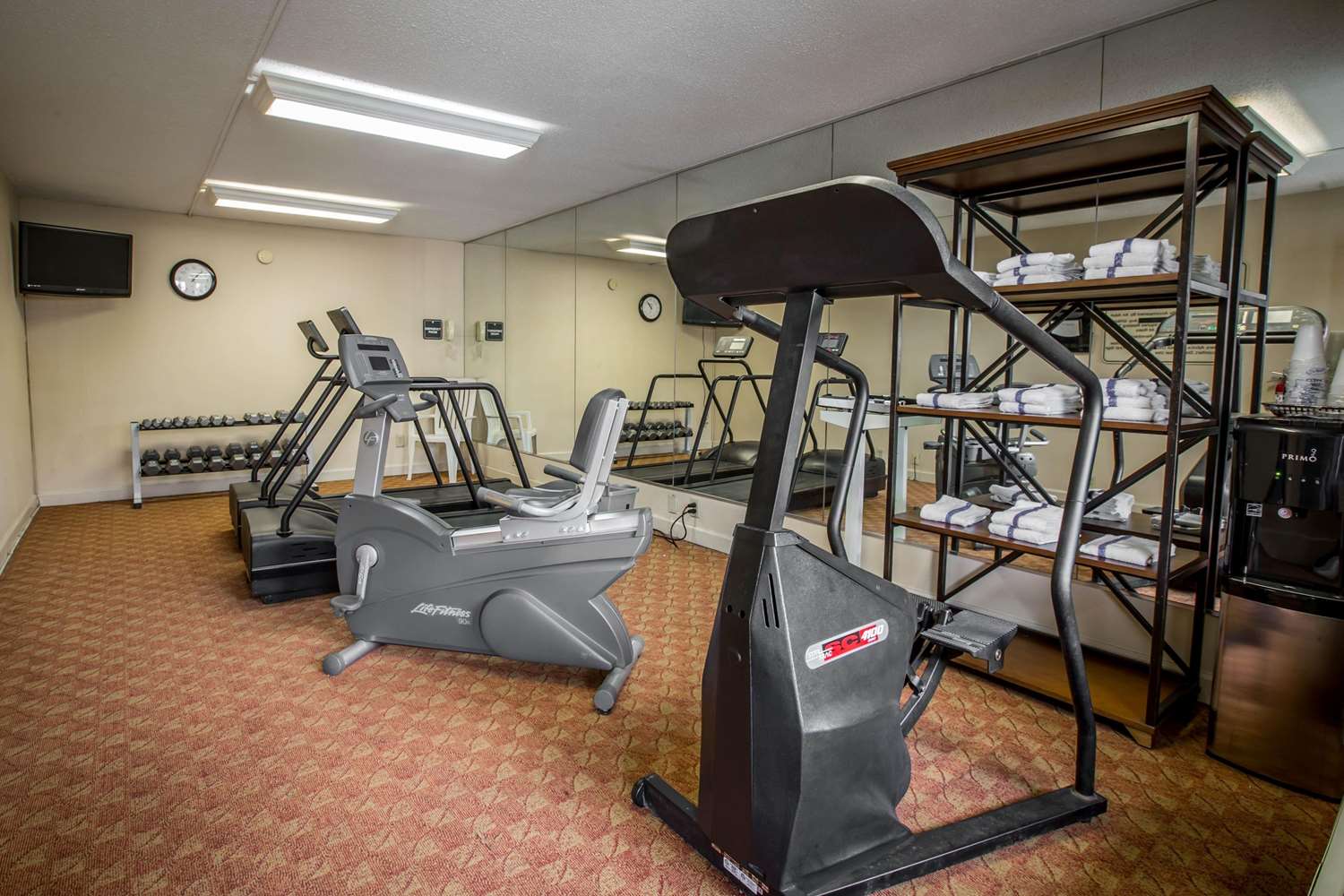 Quality Inn And Suites Hanes Mall 12/23