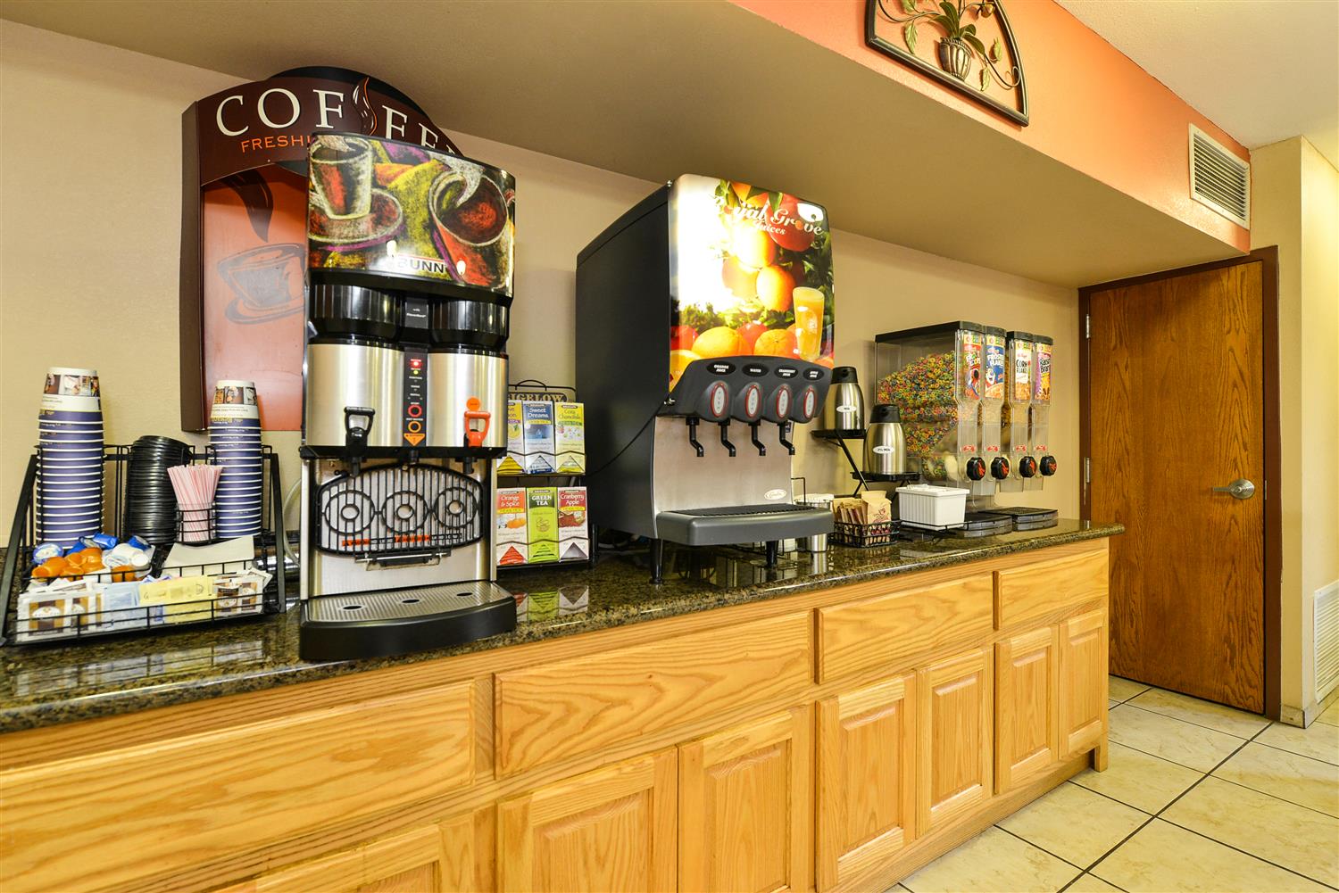 Holiday Inn Express & Suites Phoenix-Tempe 9/22