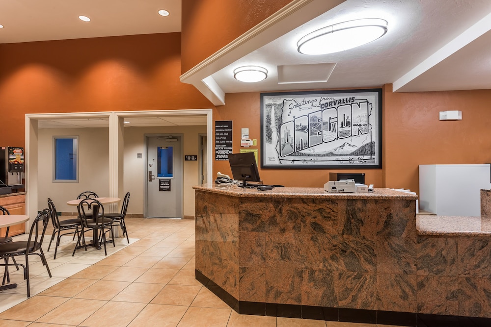 Super 8 by Wyndham Corvallis 4/22