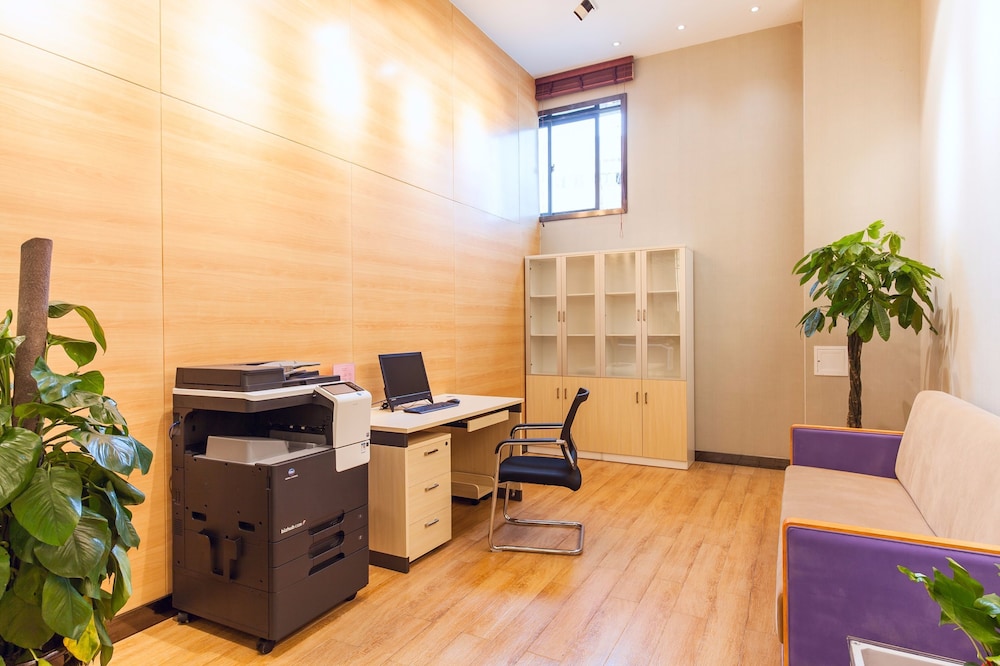 Suisse Place Hotel Residence Cmctaizhou 16/19
