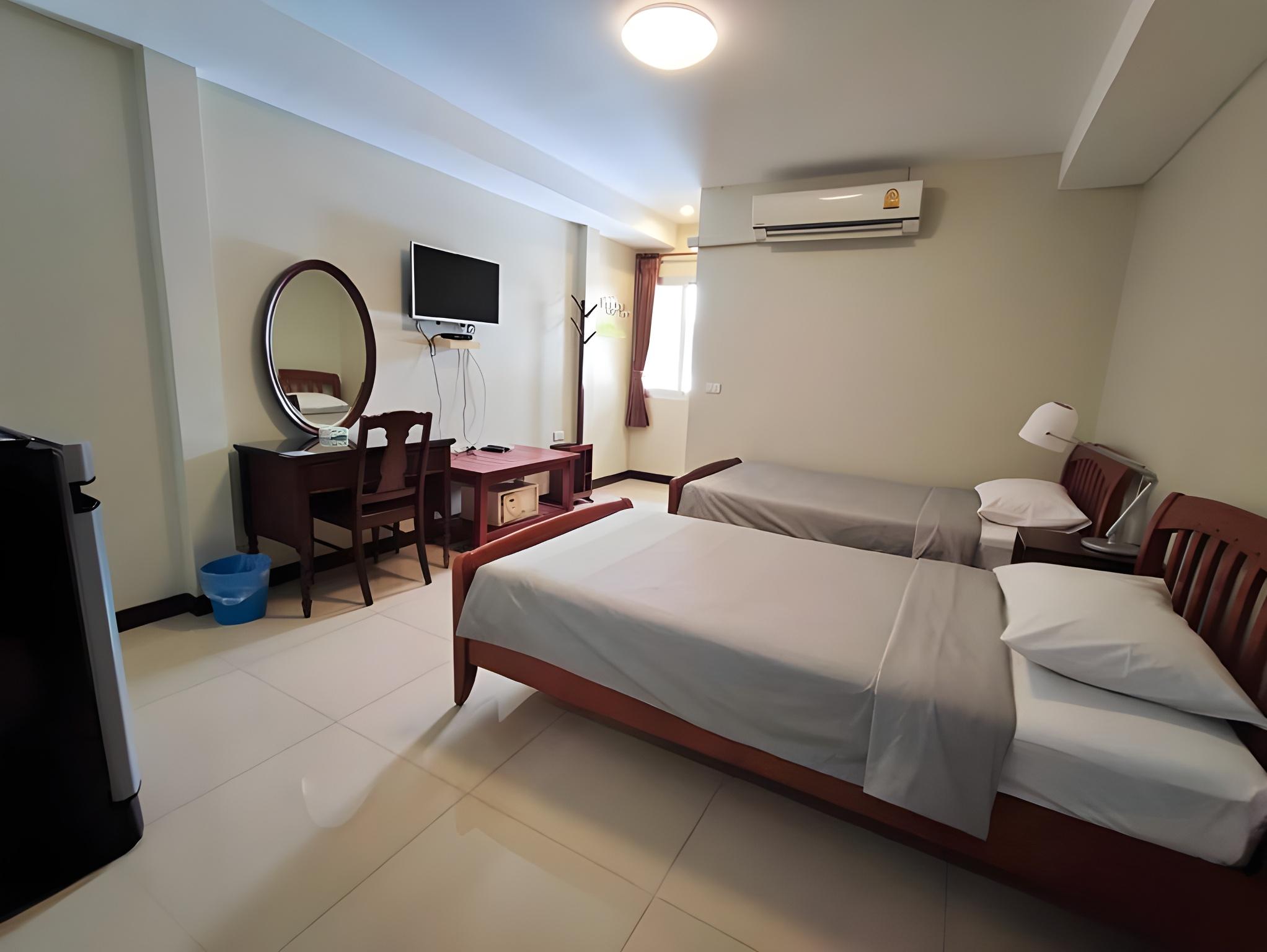 Private, Twin Beds