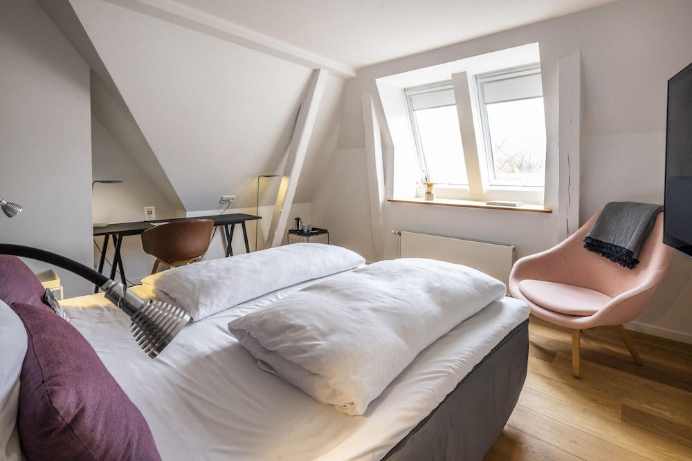 Loft, King Bed