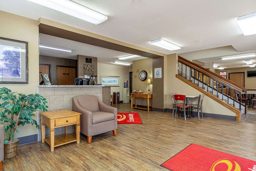 Econo Lodge Sioux Center 32/43