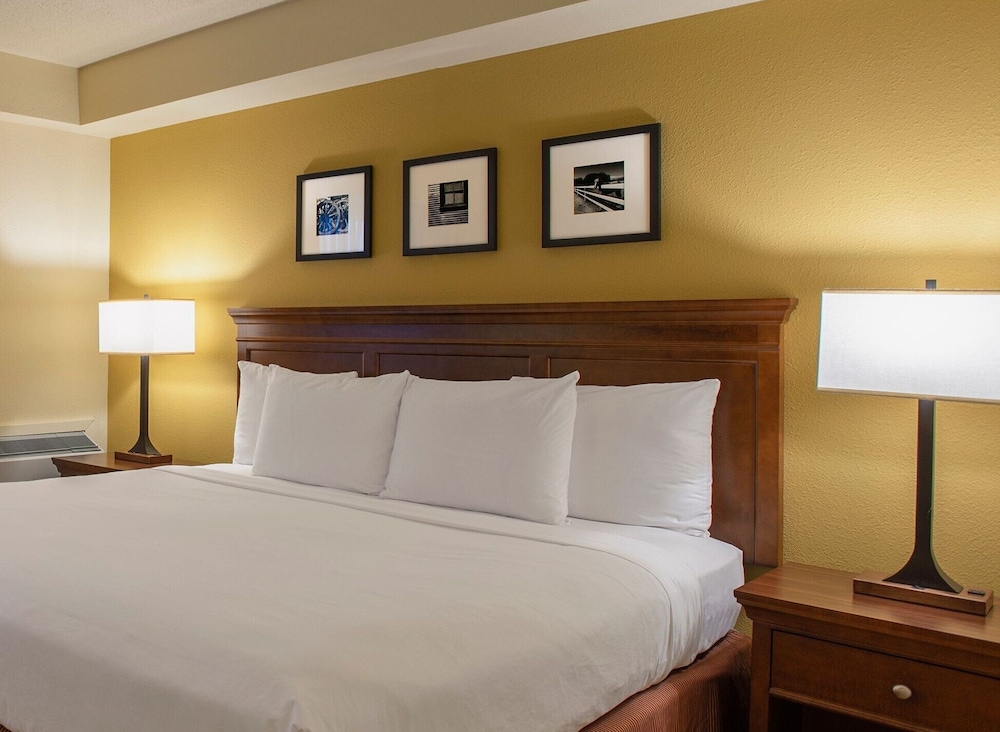 Travelodge Suites by Wyndham Regina / Eastgate Bay 21/71