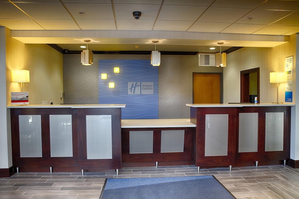 HOLIDAY INN EXPRESS SUITES SIDNEY 10/60