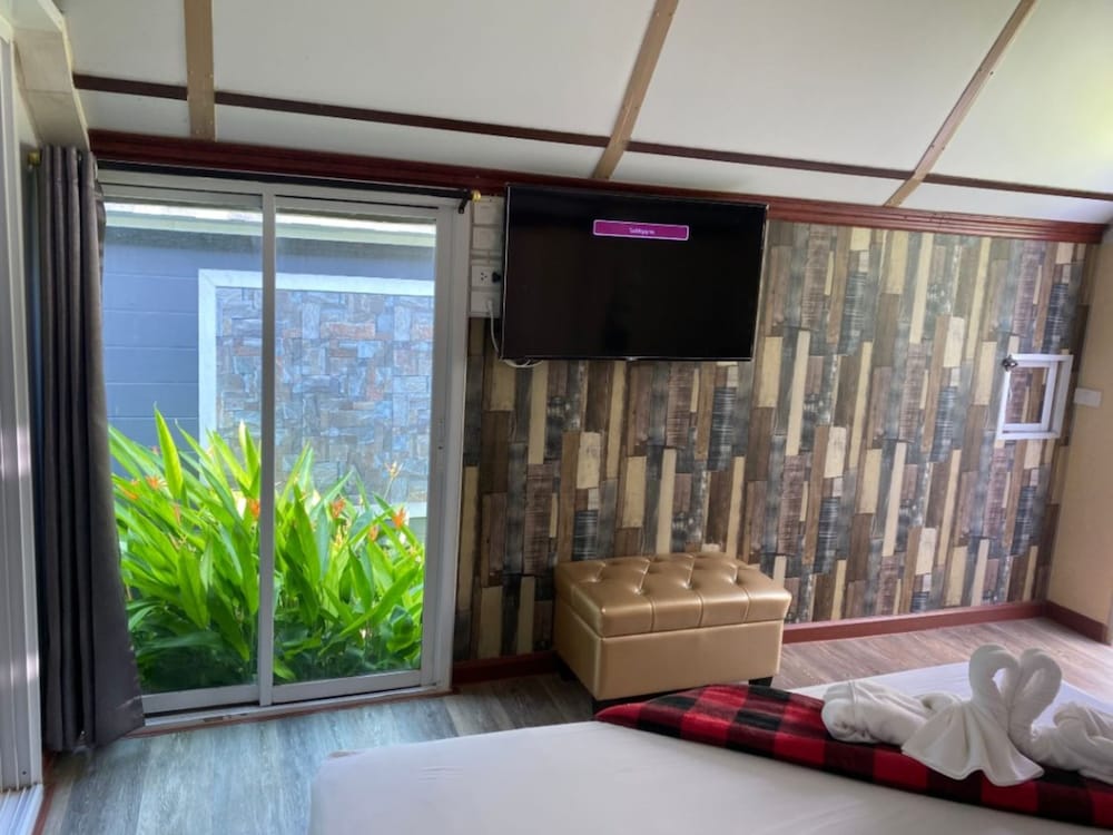Kurina Hotel 6/30