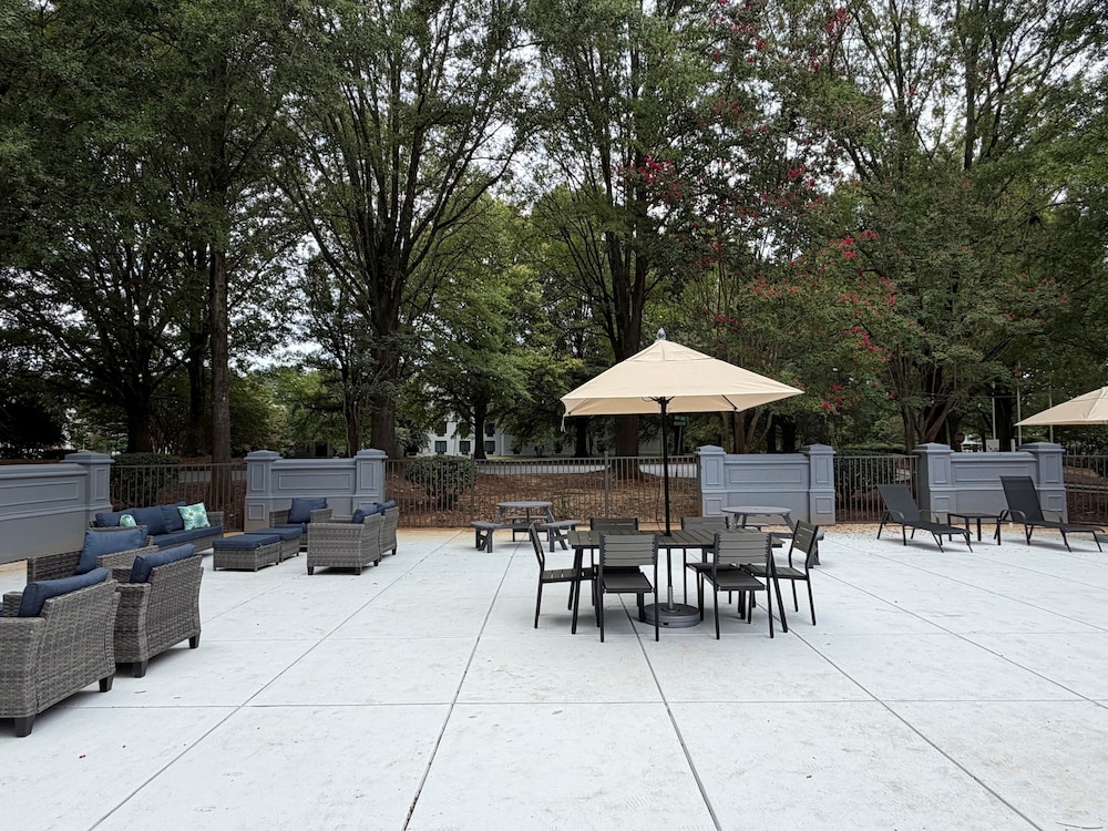 Hyatt Place Charlotte Airport / Billy Graham Parkway 62/65