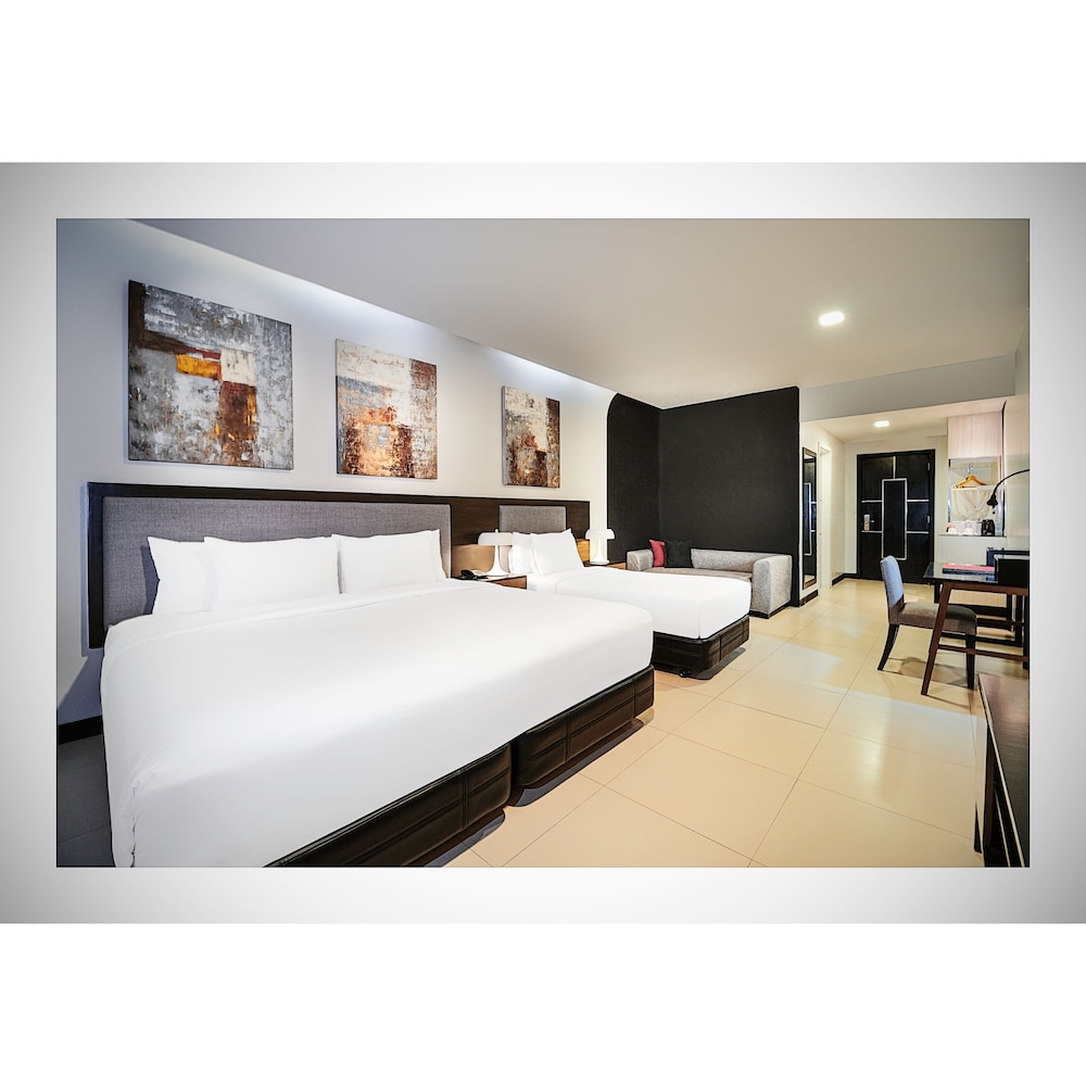 Summit Hotel Magnolia 23/70