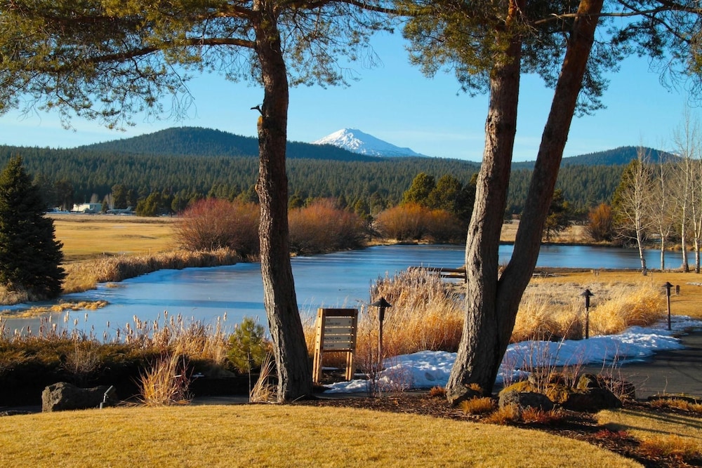 The Pines at Sunriver 53/58