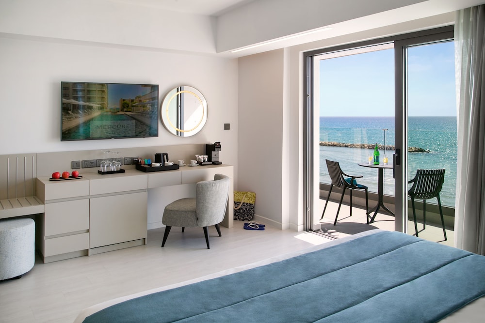 Mercure Larnaca Beach Resort 27/39
