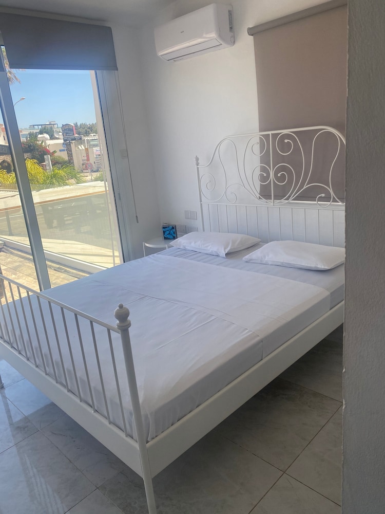 Nissi 49 Apartments 6/50