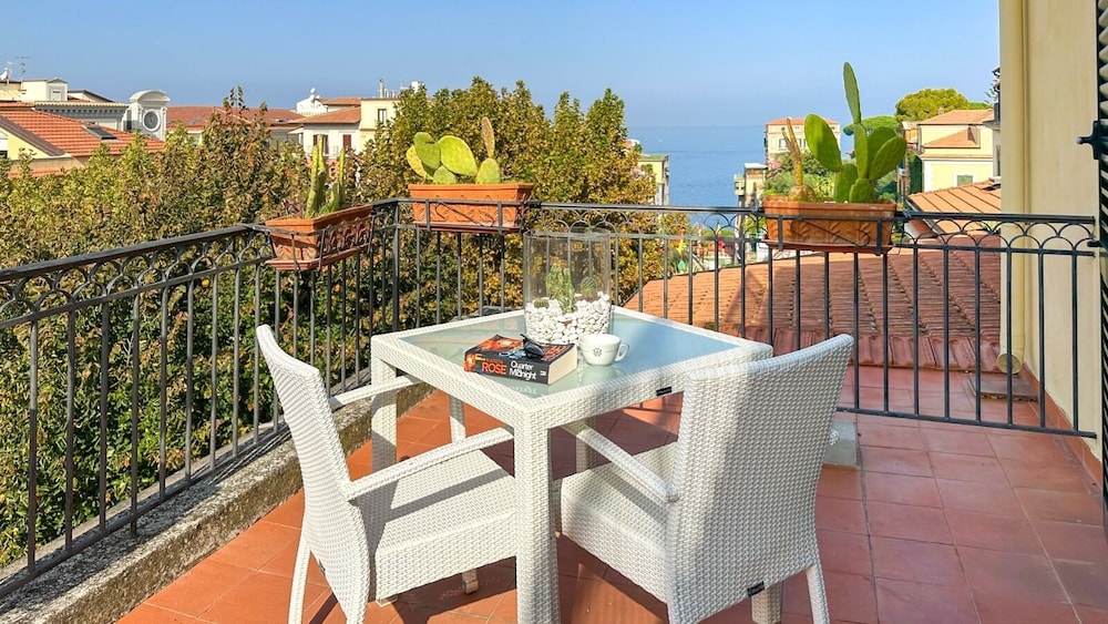 Hotel Villa Di Sorrento 44/60