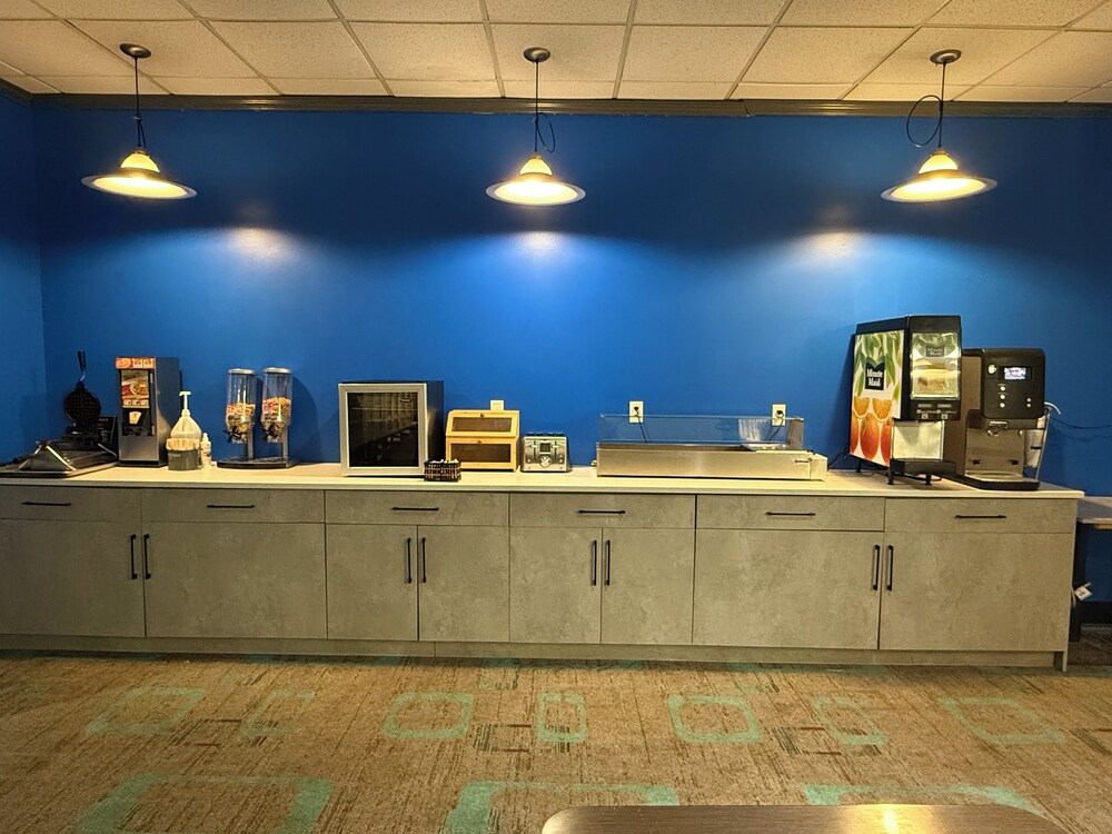 Days Inn by Wyndham Drayton Valley 45/50