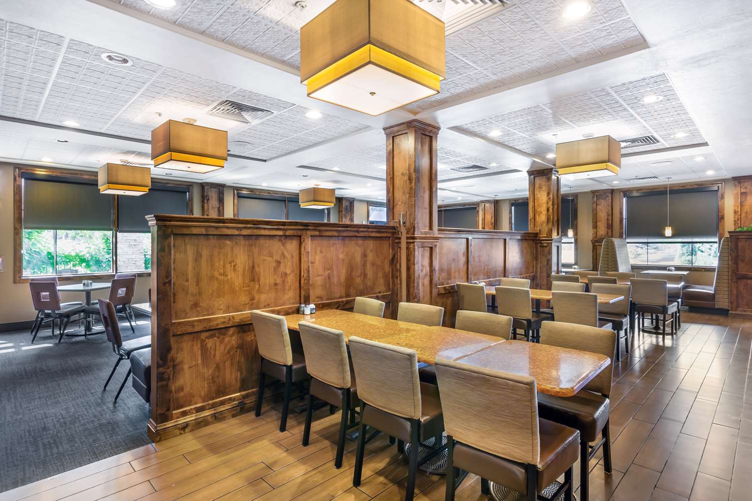 Best Western Premier Ivy Inn And Suites 32/44