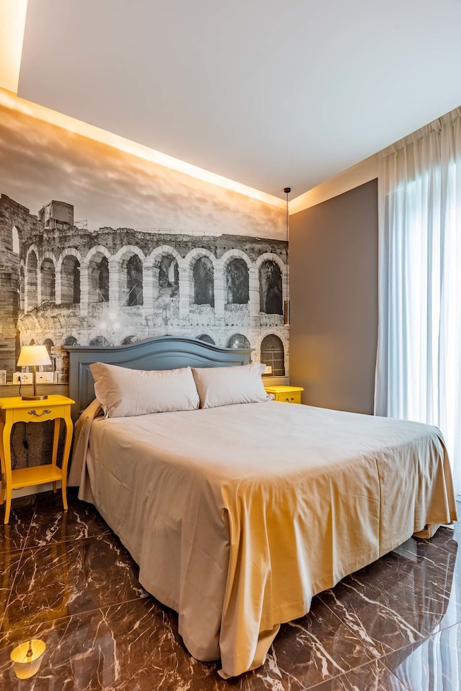 SUPERIOR, DOUBLE BED, LAKE VIEW