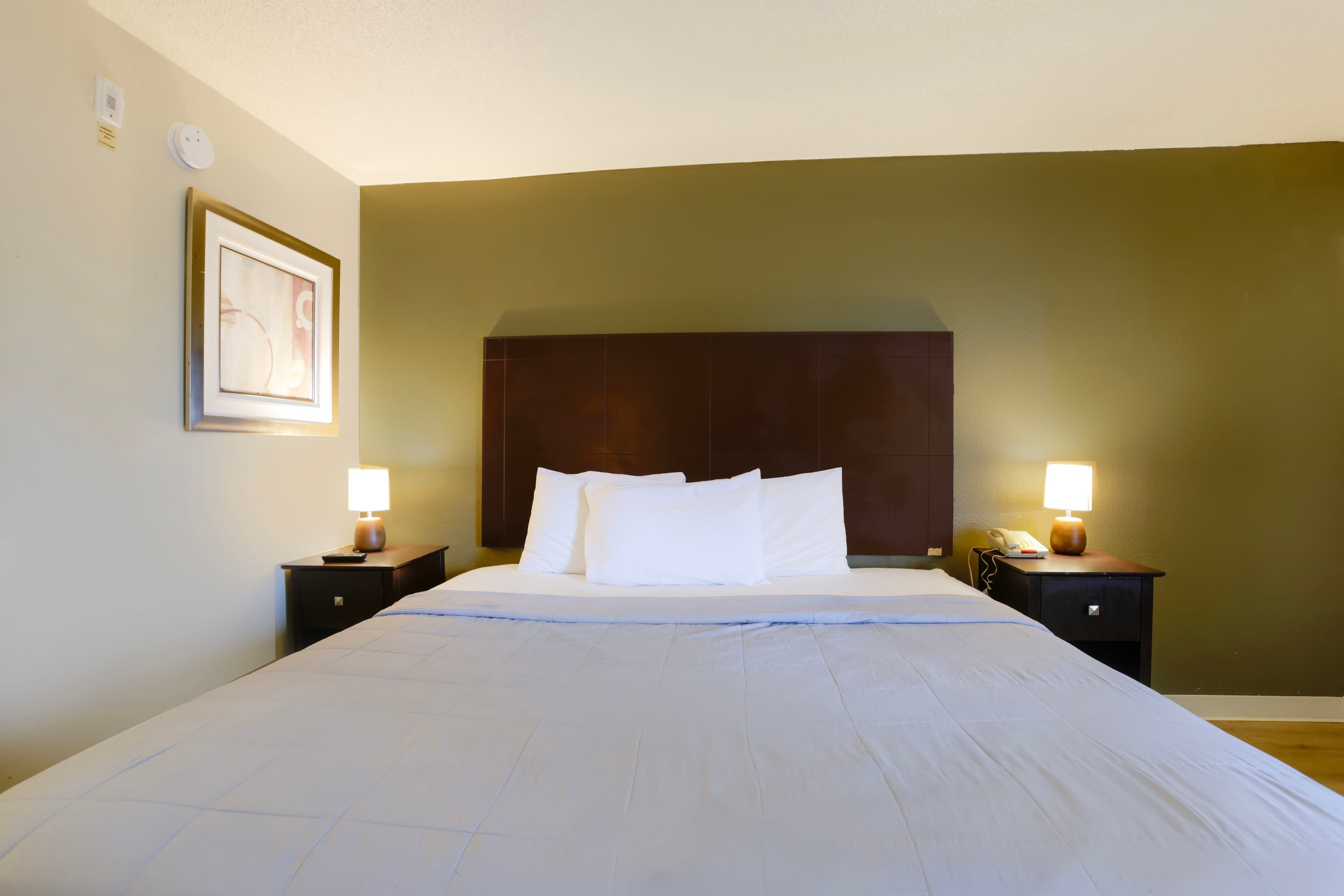 Copley Inn & Suites By OYO Akron OH 32/74