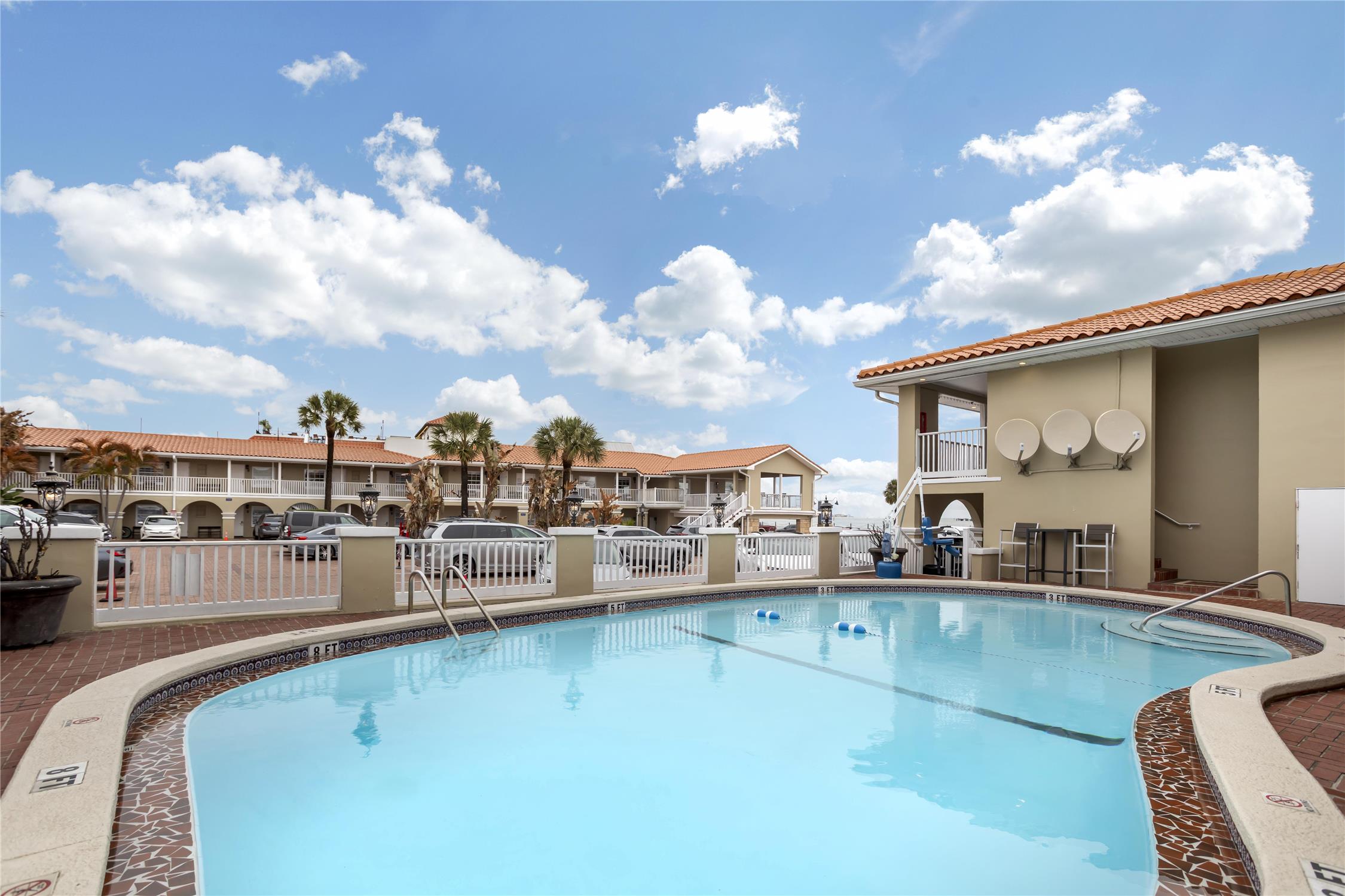 Best Western Historic Bayfront 37/39