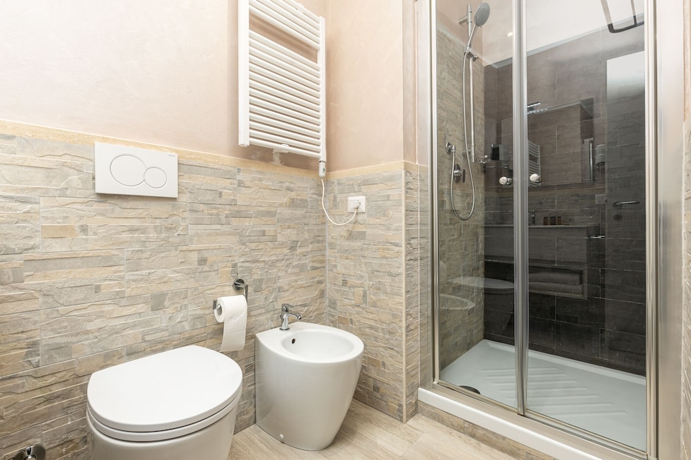 Spagna Boutique Luxury Suites 63/68