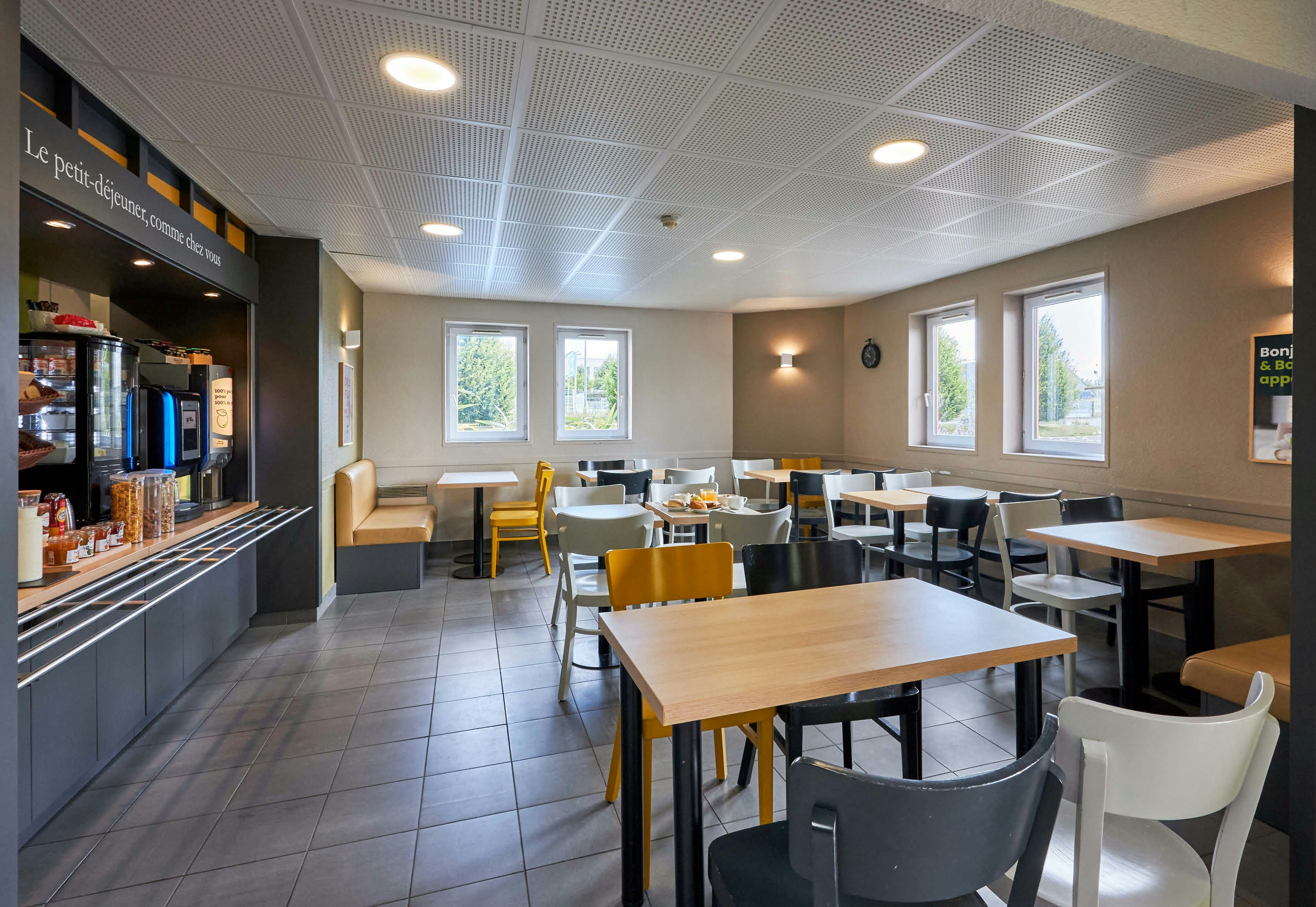 B&B Hotel Caen Memorial 25/33