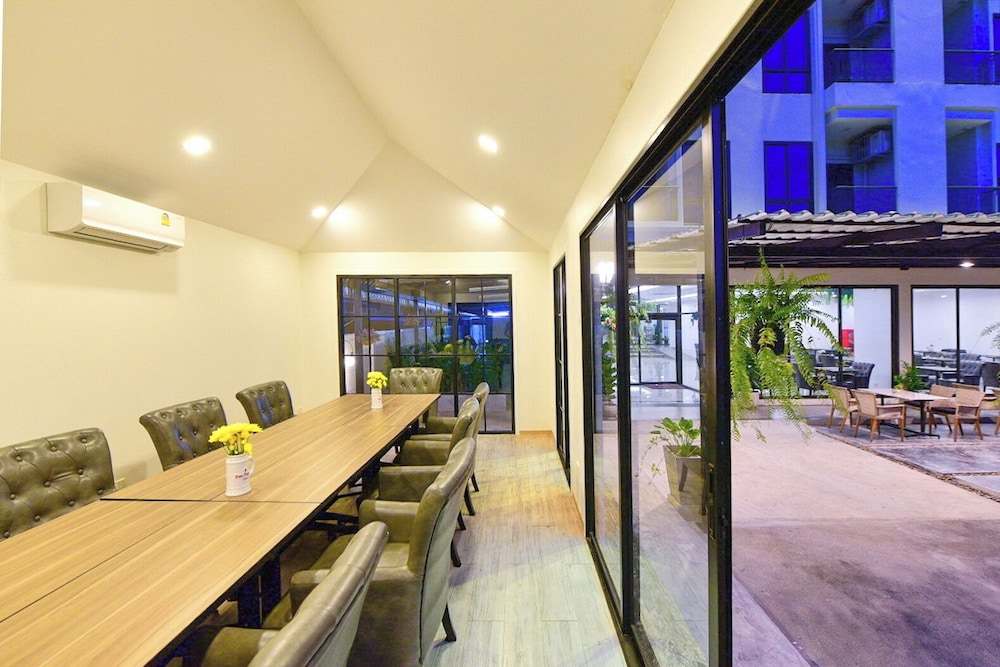 NORN Rimklong Bangkok Hotel 40/50