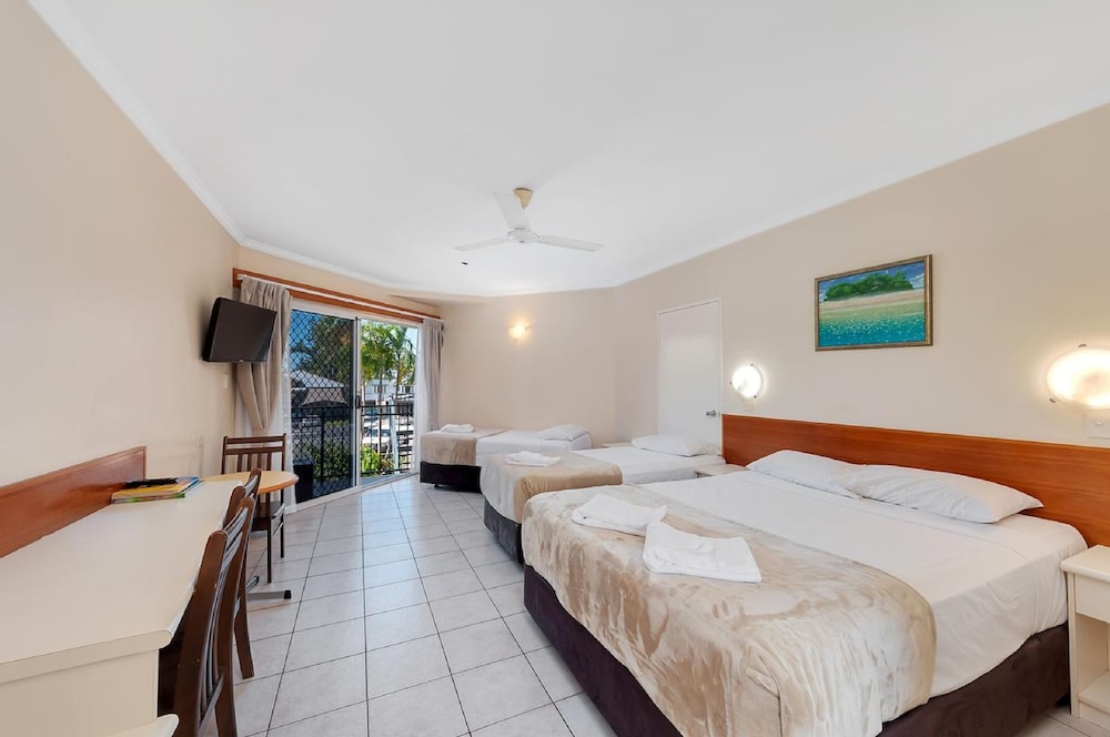 Tropical Queenslander 13/31