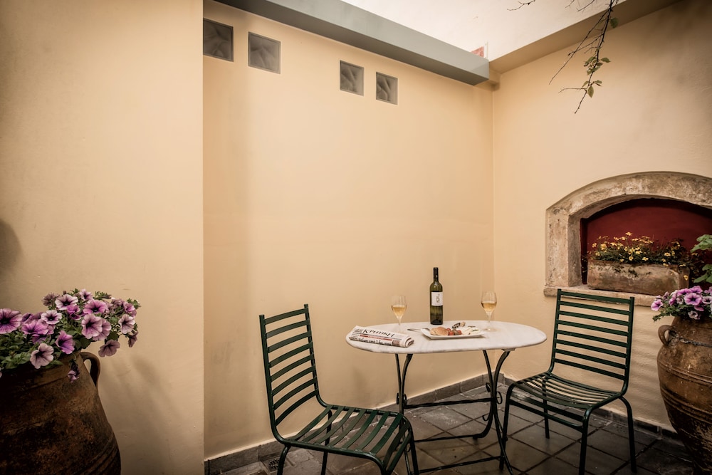 Veneto Boutique Hotel 70/77