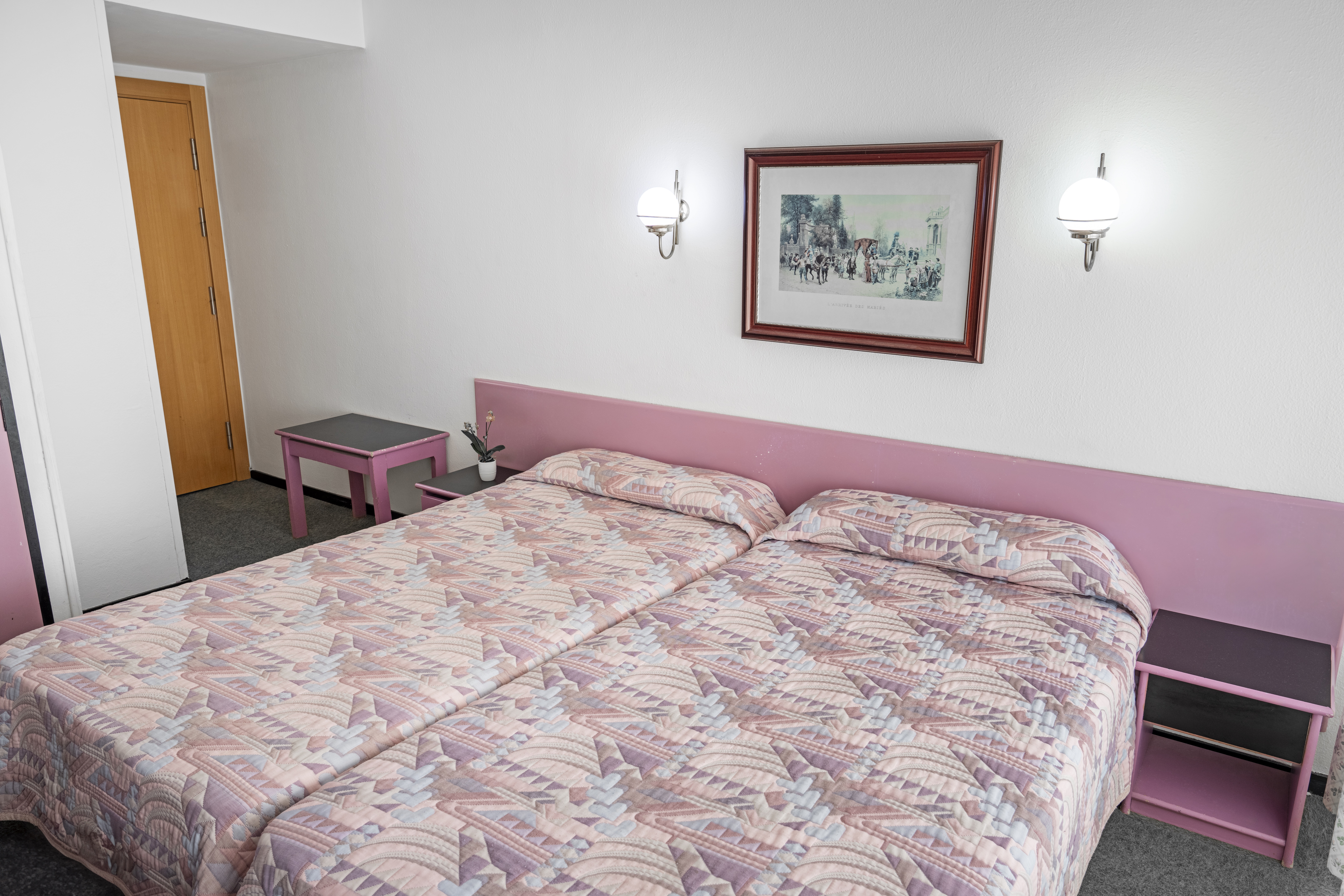 Standard, Twin Beds
