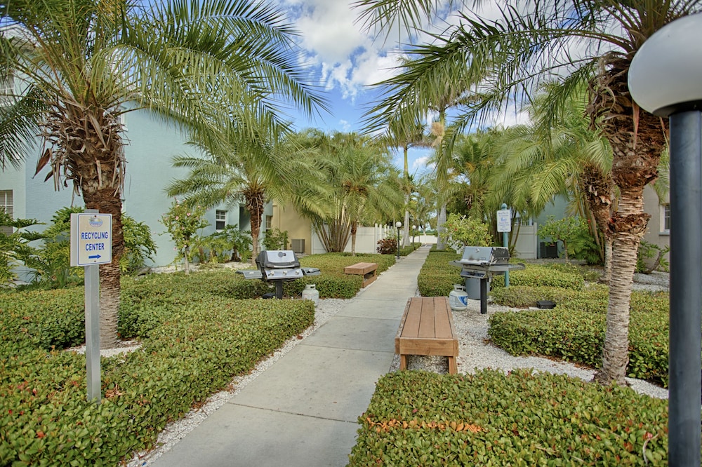 Barefoot Beach Resort 20/77