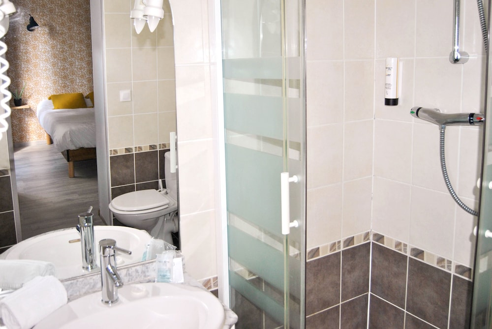 HOTEL LE THUROT 41/50