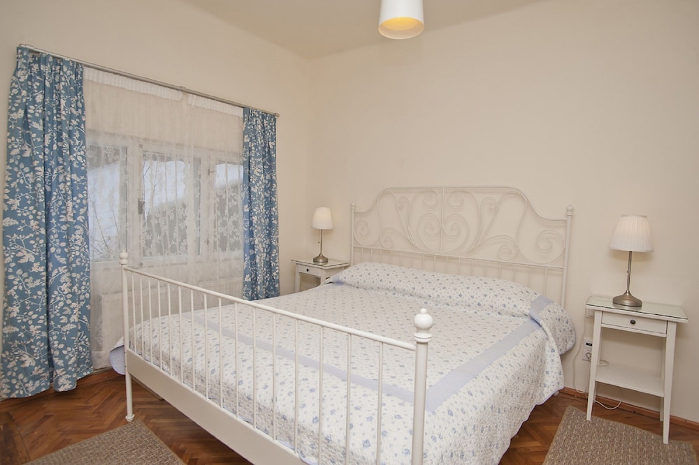 Vila Camelia 15/50