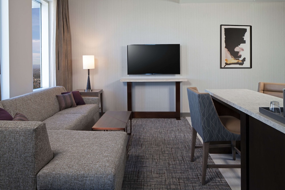 H Hotel Los Angeles, Curio Collection by Hilton 25/59