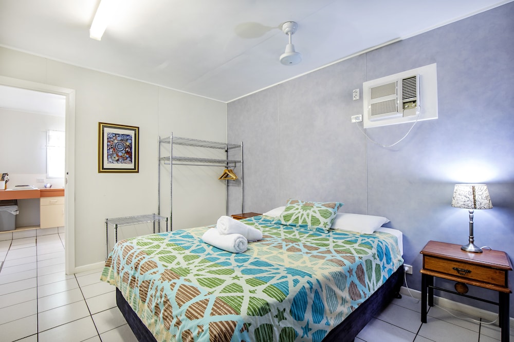 Bush Village Budget Cabins 17/73