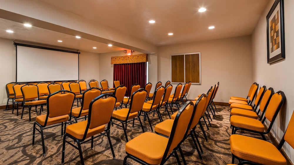 Best Western Green Valley Inn 35/40