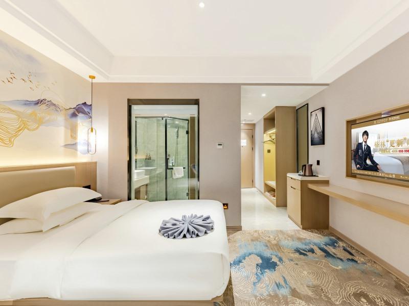 GreenTree Eastern Chizhou Changjiang Middle Road RT-Mart Hotel 18/45