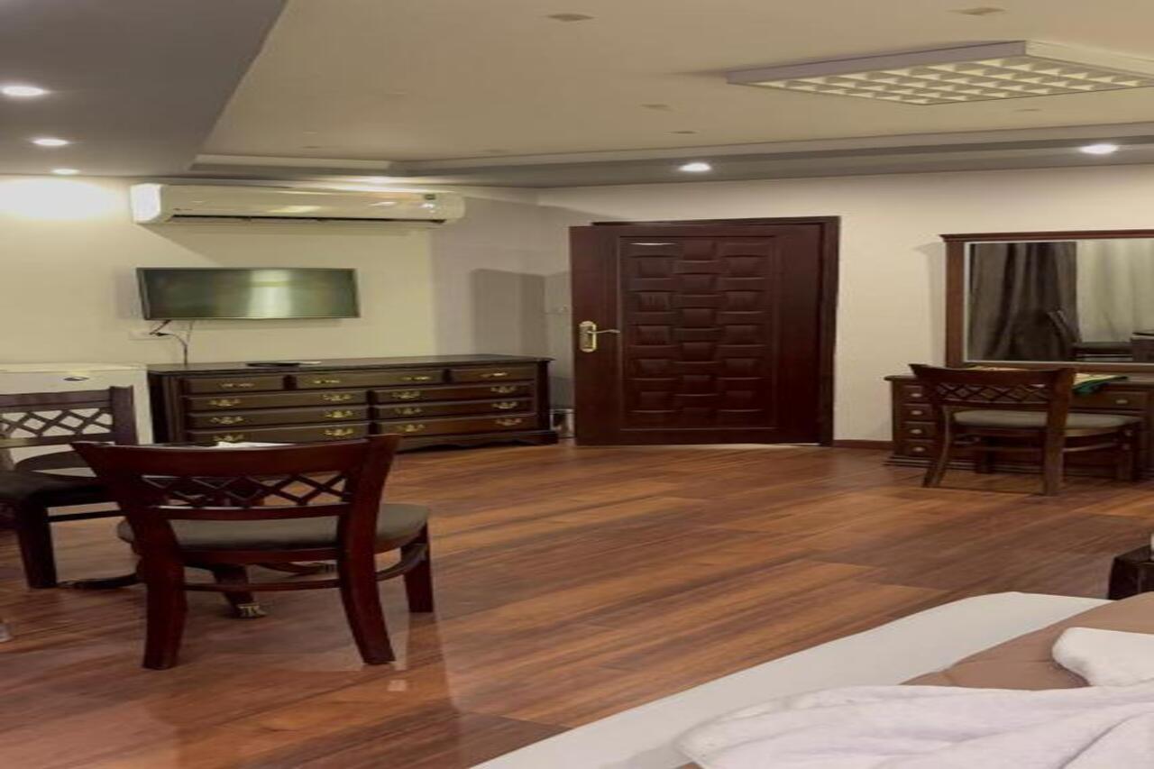 Al-Manar Hotel 23/25